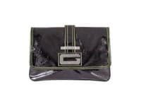 Lesklá kabelka, Guess