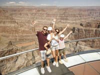 Na dovolenke s rodinou.