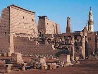 Luxor je miesto, kde staroveká egyptská história na vás dýcha na každom kroku. 