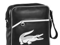 Taška z kolekcie Lacoste Retro Street za 79€, predajňa PASSAGE.