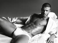 David Beckham v spodnej bielizni Giorgio Armani. 