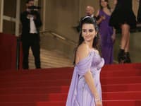Penélope Cruz v romantickej antickej róbe.