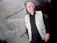 Herec Ladislav Chudík počas stretnutia s novinármi pri príležitosti jeho 85. narodenín. 