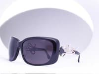 Slnečné okuliare Guess, 155€.