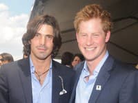 Princ Harry a slávny hráč póla Nacho Figueras.   