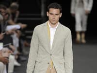 Kolekcia na jar/leto 2010 značky Louis Vuitton.