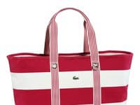 Lacoste taška na pláž, 109 €, PASSAGE predajňa.
