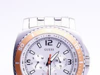 Hodinky Guess, 243 €.