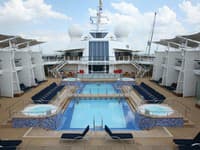 Luxusná výletná loď Celebrity Equinox.
