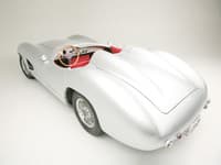 Replika legendy Ason Martin DBR2 od Rizk Auto.
