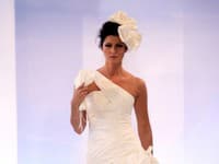 Model Dionne z kolekcie svadobných šiat Cymbeline.