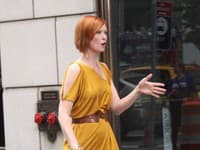Cynthia Nixon ako Miranda Hobbes kráča v lodičkách Yves Saint Laurent Triumph.