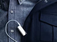Kovový iPod shuffle.