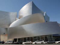 Walt Disney Concert Hall v Los Angeles.