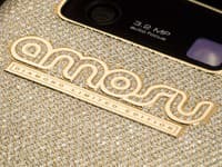 Blackberry posiaty diamantmi.