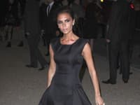 Módna kolekcia Victorie Beckham je mimoriadne žiadaná.