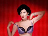 Najnovšia kolecia Wonderbra Party Edition od Dita von Teese.