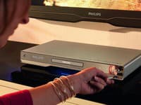 Blu-ray prehrávač Philips BDP7500 zaujme štýlovým hliníkovým telom. 
