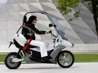 Skúter s elektronickým pohonom BMW C1-E.