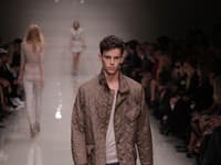 Burberry pánska kolekcia na jar a leto 2010. 