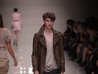 Burberry pánska kolekcia na jar a leto 2010. 