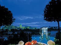 Pohľad na Budapešť z kráľovského apartmánu hotela Four Seasons.