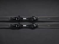 Exkluzívne lyže Hublot All Black Ski.