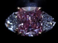 Diamant Vivid Pink.