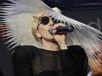 Lady Gaga na veľtrhu CES 2010 v Las Vegas.