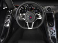 Interiér McLaren MP4-12C. 