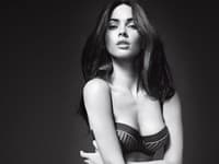Megan Fox v kampani značky Armani.
