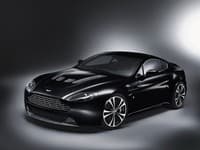 Aston Martin V12 Vantage Black Carbon.