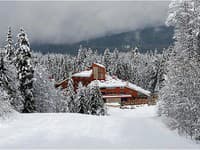 Luxusný hotel Yastrebets v Bulharsku.