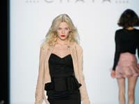 Ležérny model na prehliadke Mercedes-Benz Fashion Week v Berlíne.