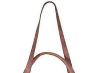 Kožená kabelka Baťa v cene 189,90 eur.