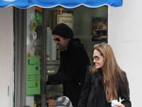Brad Pitt a Angelina Jolie s deťmi v Benátkach.