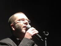 Spevák Richard Müller prirpavuje nový album Už.