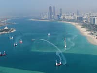 Red Bull Air Race 2010 v Abu Dhabi.