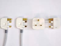 Folding Plug, Veľká Británia, dizajn Min-Kyu Choi.
