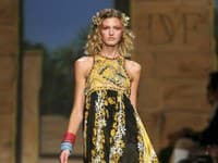 Diane von Furstenberg a jej romantický vzhľad, kolekcia jar a leto 2010.