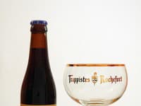 Poháre na pivo.