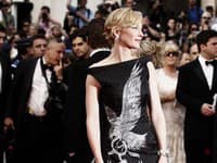 Cate Blanchett v Alexandrovi McQueenovi.