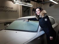 Katarina Witt v testovacom centre BMW