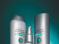 Advance Techniques - výrovky línie Straight and Sleek chytia kontrolu nad vašimi vlasmi pevne do vlastných rúk. 
