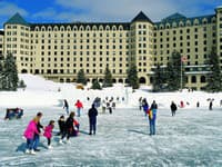  Fairmont Chateau Lake Louise Resort 