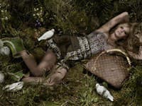 Lara Stone a kolekcia kabeliek Louis Vuitton