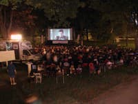 Letné kino na pláži