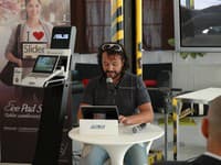 Marián Čekovský a nový tablet Eee Pad Slider SL101