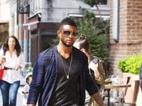 Usher so synom Naviyd Ely Raymondom