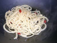Bucatini Aglio e Olio